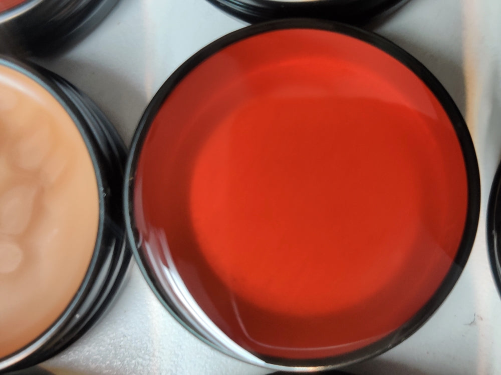 St. John&#39;s Wort-Spruce Rub