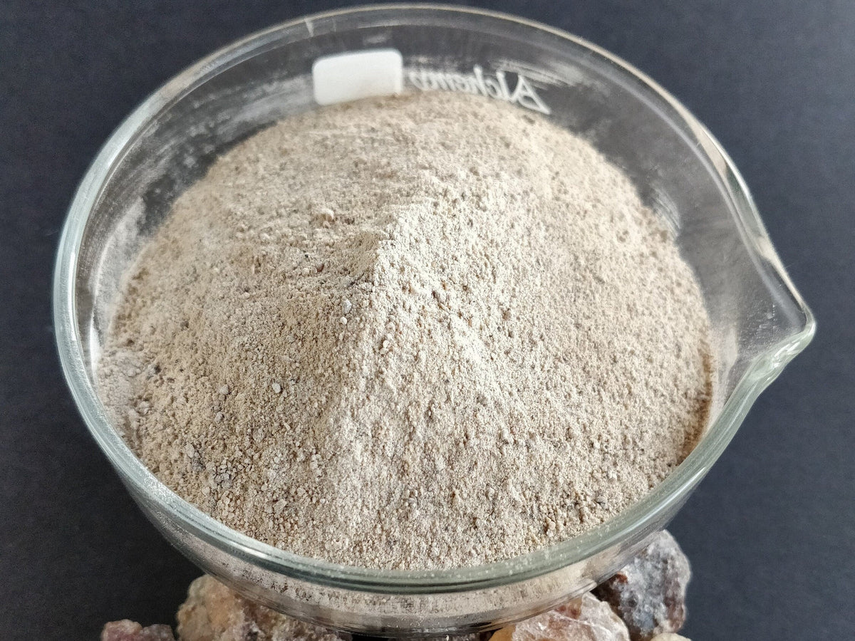 Madagascar Elemi Resin extract.  For Cremes, Salves, Solid perfumes, Cosmetics, Incense and Moustache wax.