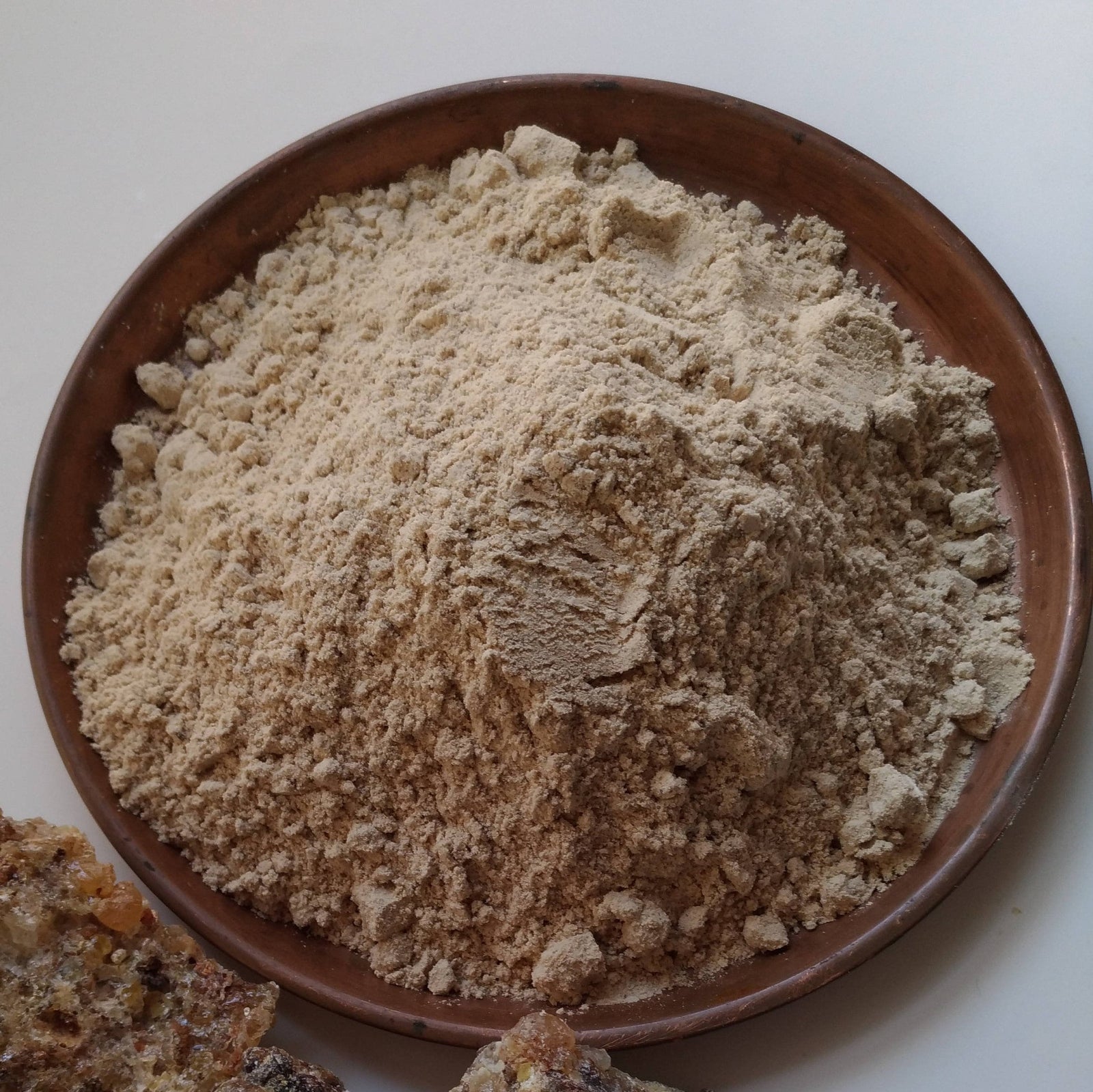 Madagascar Elemi Resin extract.  For Cremes, Salves, Solid perfumes, Cosmetics, Incense and Moustache wax.