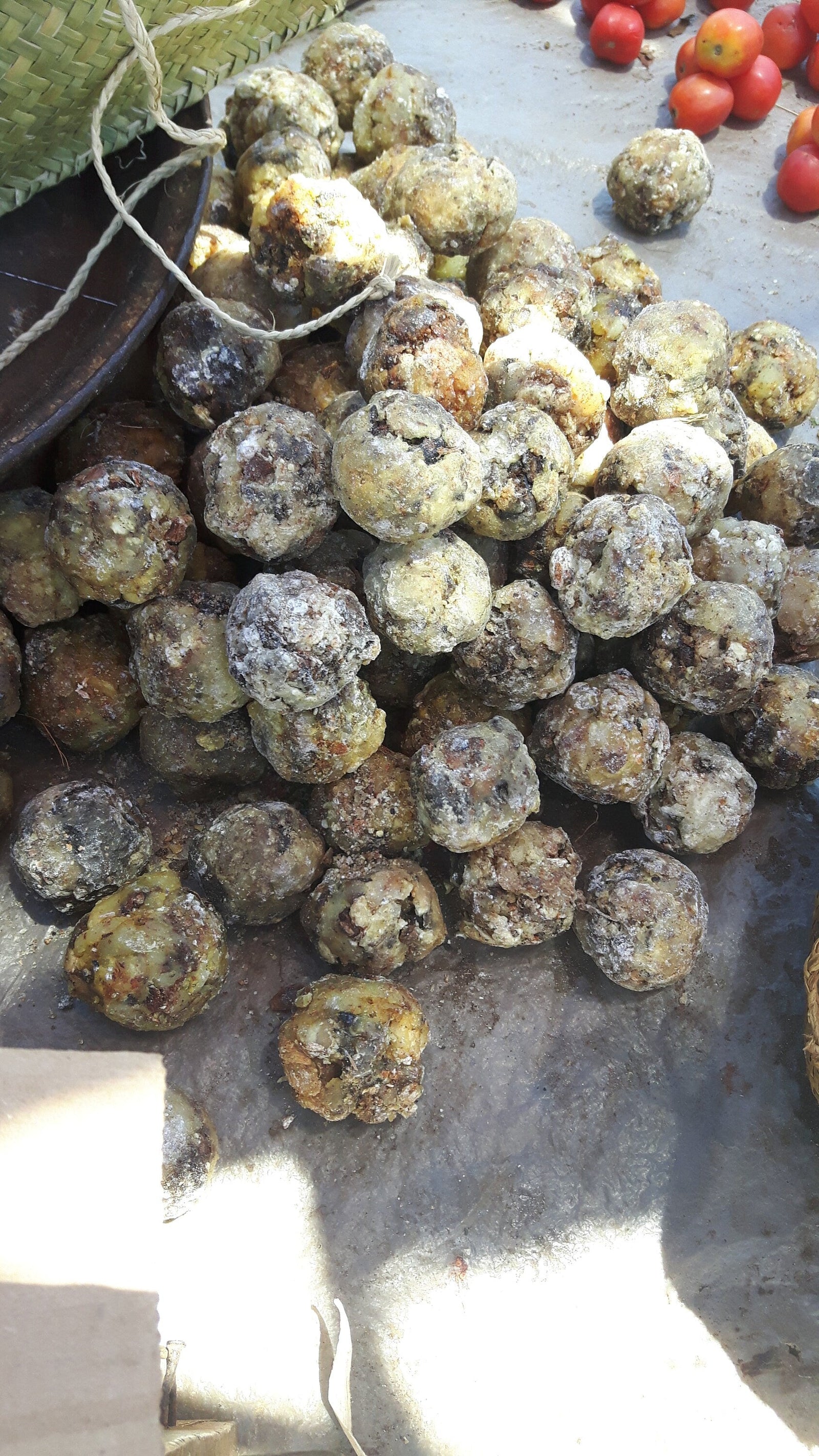 Madagascar Elemi Resin extract.  For Cremes, Salves, Solid perfumes, Cosmetics, Incense and Moustache wax.